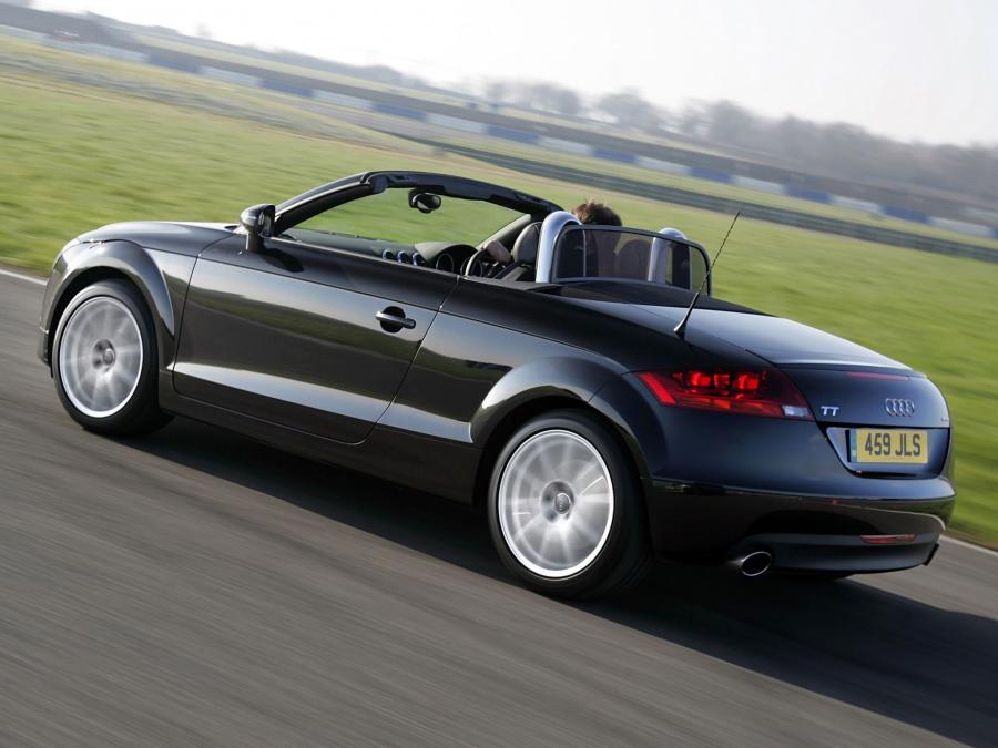  Audi TT Roadster (8J) 2007 года  (UK) (фото 13 из 14)